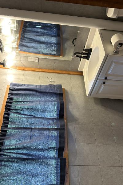 Bathroom 1 Cabin 3